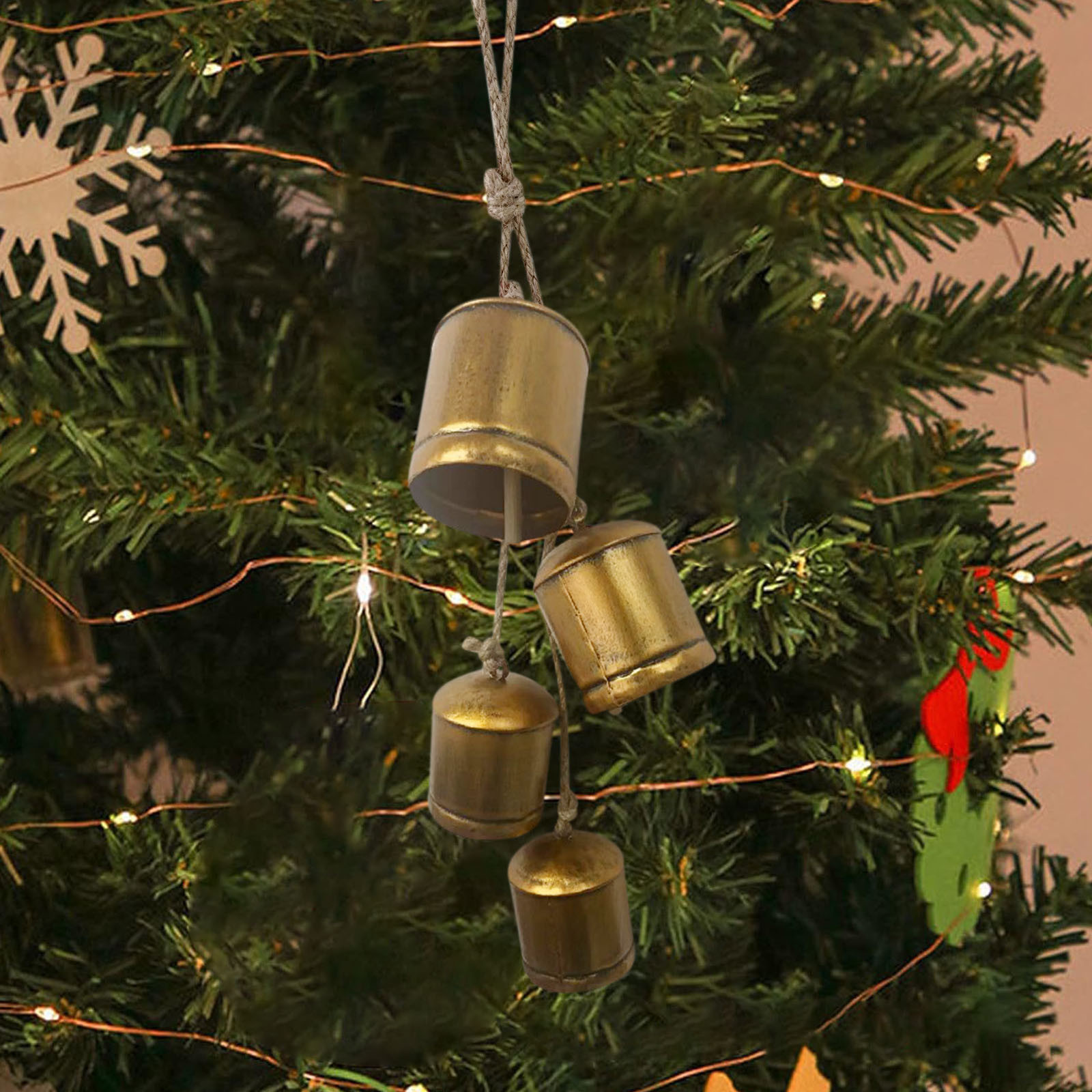 KKCXFJX Set of 4 Christmas Cow Bells for Decoration, Vintage Christmas Hanging Bells, Gold Decorative Bells for Christmas Tree Decor, Lucky Handmade Hanging Rope Bells On Wall Decor, Door Garland